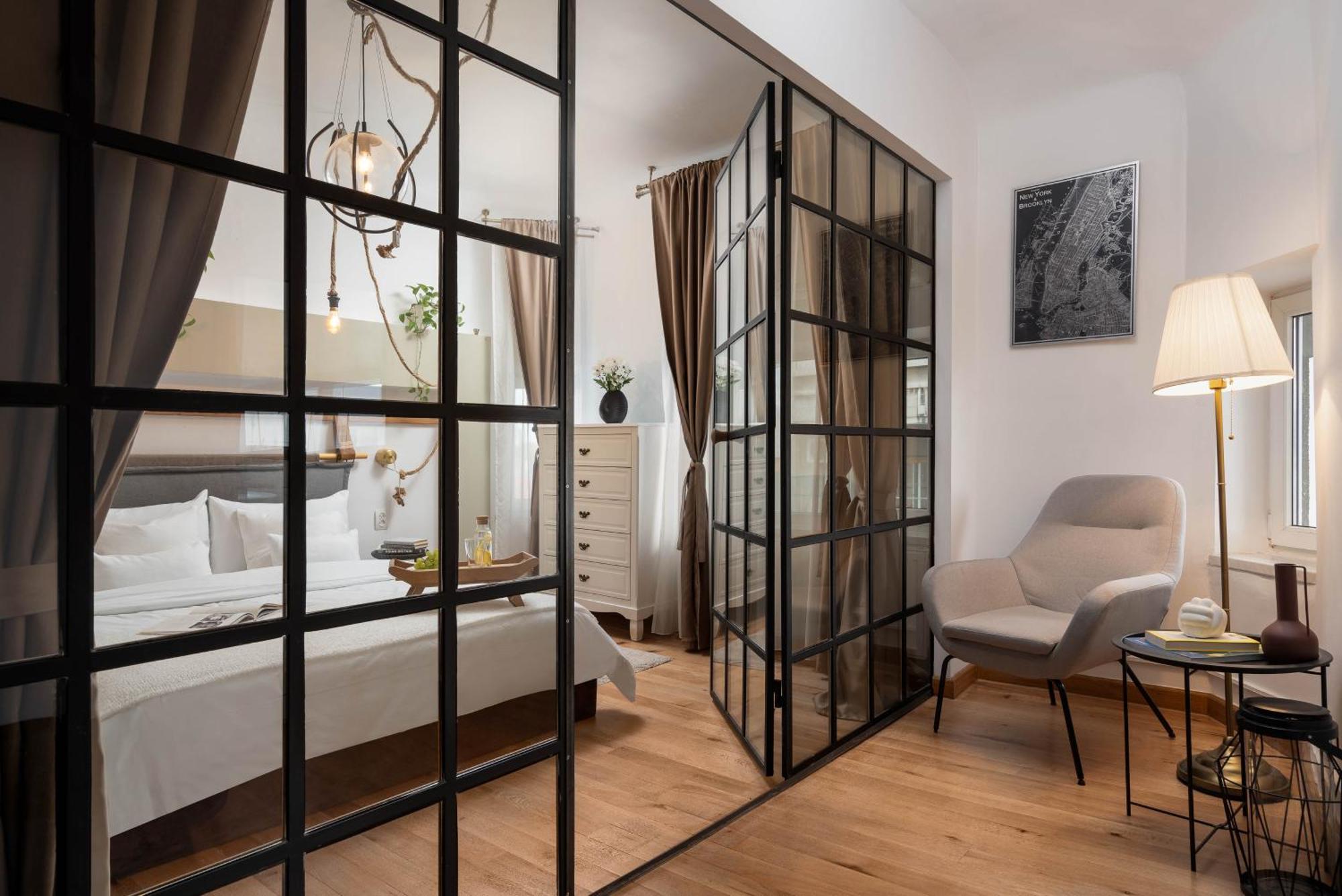 Downtown Home With Terrace By Urbanesq Bucureşti Ngoại thất bức ảnh